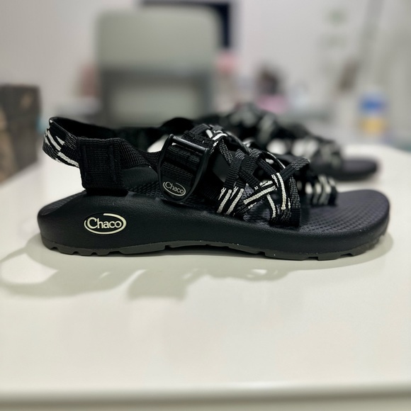 Chaco ZX/3 classic triple strapped size 7 black and white - Picture 6 of 9